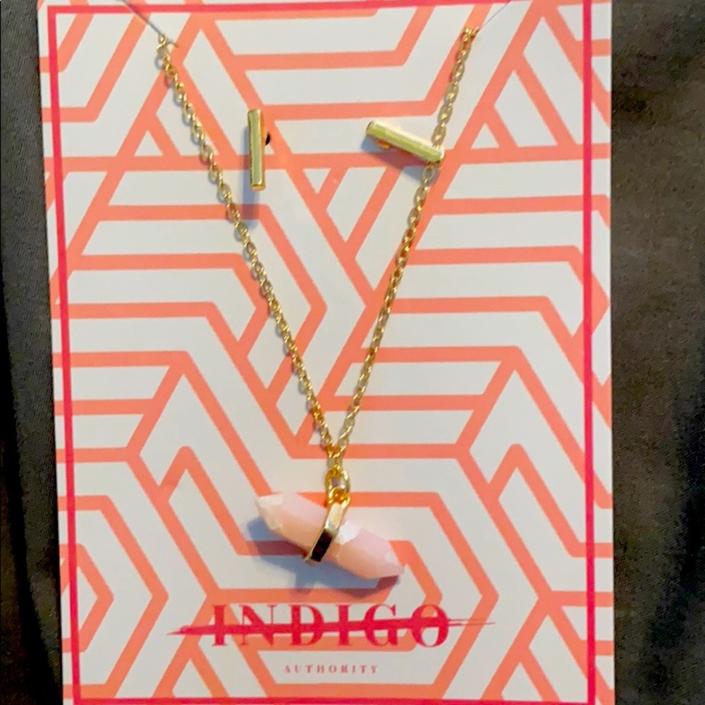 Necklace and earring set